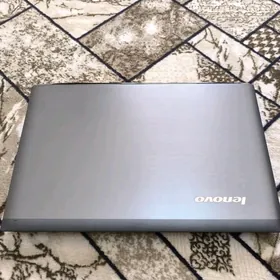 Kompýuter LENOVO