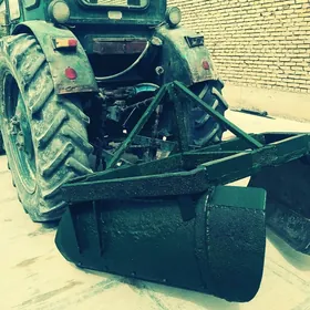 Yer isleri traktorda T40