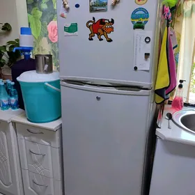 двухкамерный холодильник