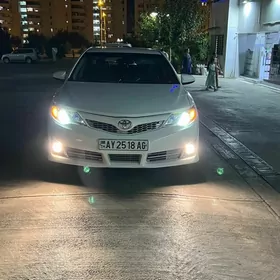 Toyota Camry 2013