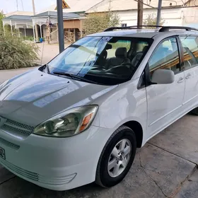 Toyota Sienna 2004