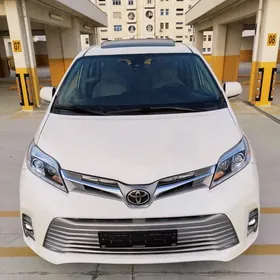 Toyota Sienna 2016