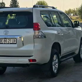 Toyota Land Cruiser Prado 2011