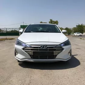 Hyundai Elantra 2019