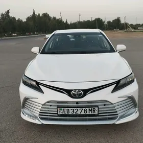 Toyota Camry 2021