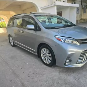 Toyota Sienna 2017