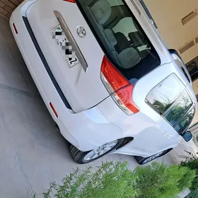 Toyota Sienna 2011