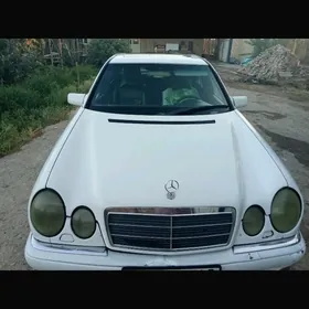 Mercedes-Benz E320 1996