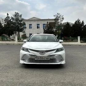 Toyota Camry 2019