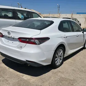Toyota Camry 2022