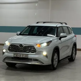 Toyota Highlander 2021