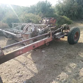 MTZ 82 2002