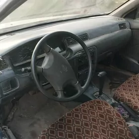 Nissan Sunny 2000