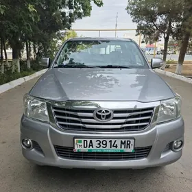 Toyota Hilux 2015