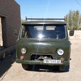 UAZ Profi 1990