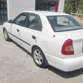 Hyundai Accent 2000