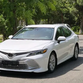 Toyota Camry 2020