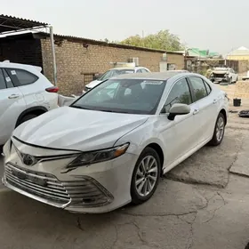 Toyota Camry 2022