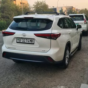 Toyota Highlander 2021