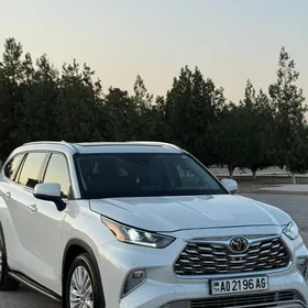 Toyota Highlander 2021