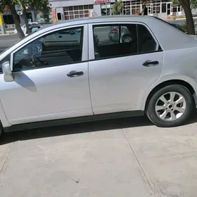 Nissan Versa 2010