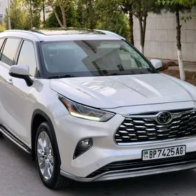 Toyota Highlander 2021