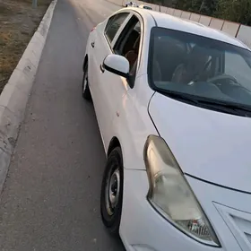 Nissan Sunny 2014
