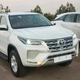 Toyota Fortuner 2024