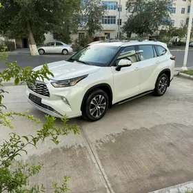 Toyota Highlander 2022