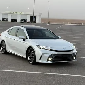 Toyota Camry 2025