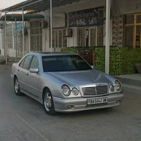 Mercedes-Benz E320 2001