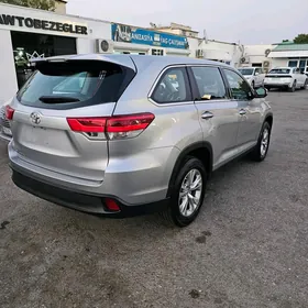 Toyota Highlander 2019