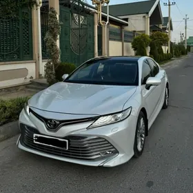 Toyota Camry 2018