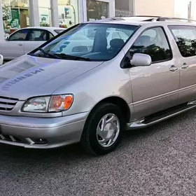 Toyota Sienna 2001