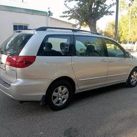 Toyota Sienna 2005