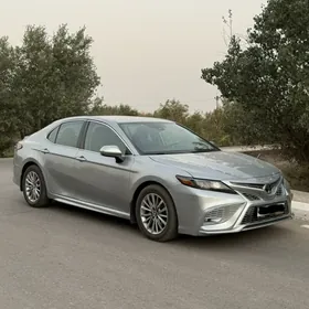 Toyota Camry 2021