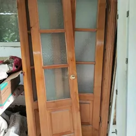 продаются двустворчатые двери