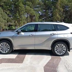 Toyota Highlander 2022
