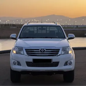 Toyota Hilux 2015