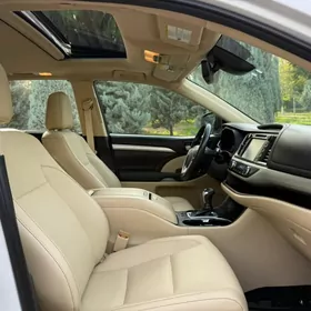Toyota Highlander 2019