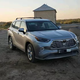 Toyota Highlander 2022