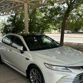 Toyota Camry 2023