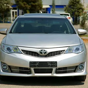 Toyota Camry 2014