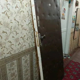 двери