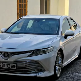 Toyota Camry 2018
