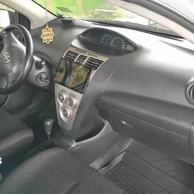 Toyota Yaris 2009