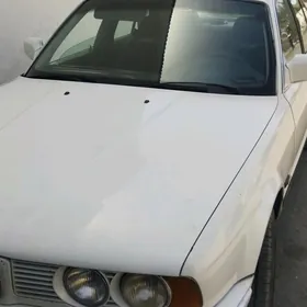 BMW 525 1988