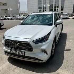 Toyota Highlander 2021