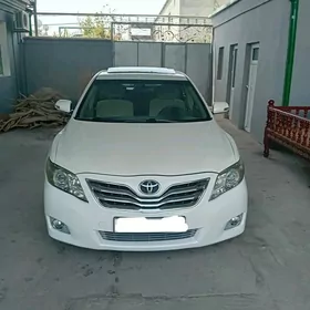 Toyota Camry 2011