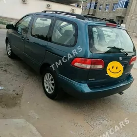 Toyota Sienna 2002